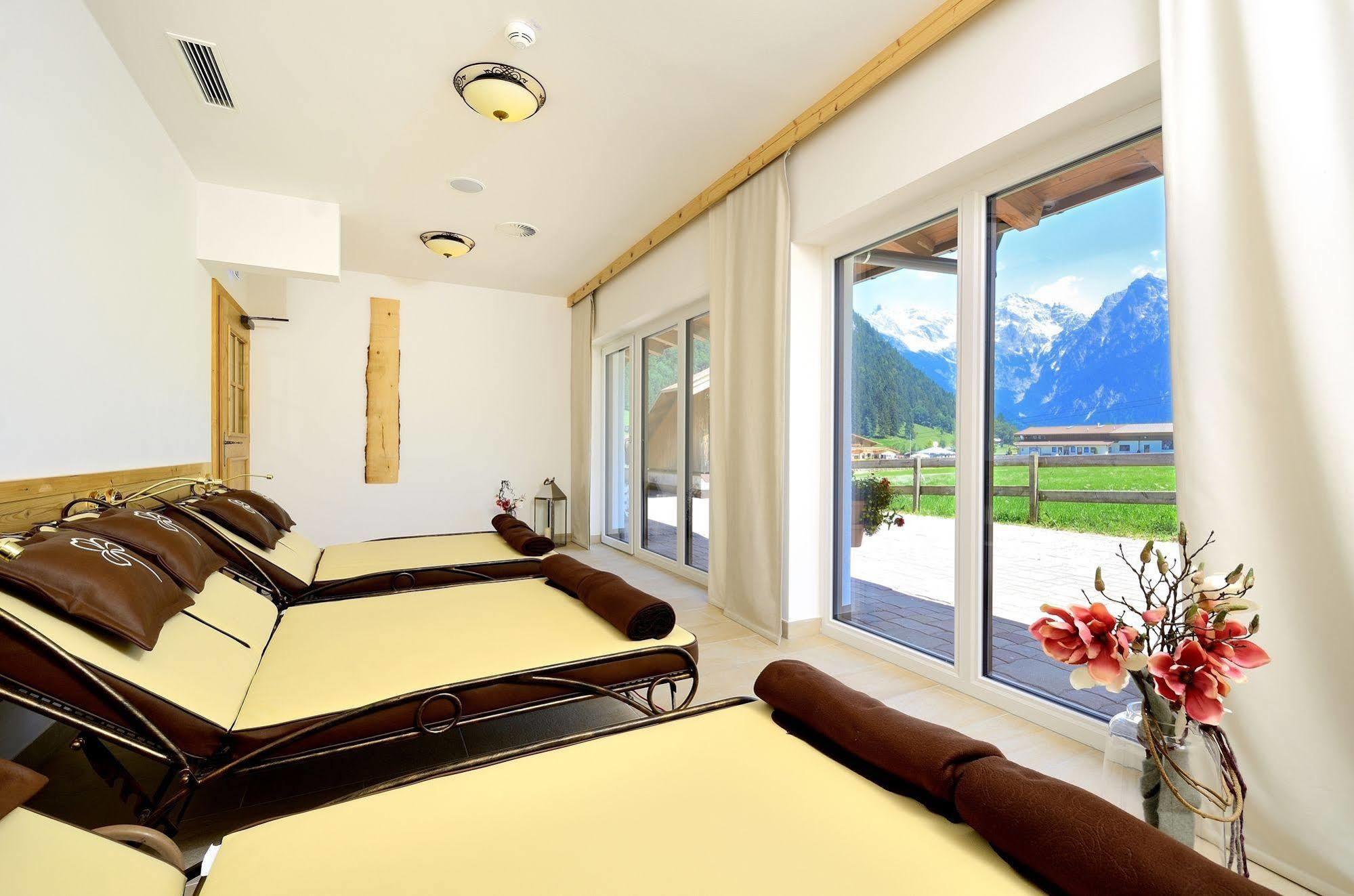 Hotel Kitzspitz Sankt Jakob in Haus Esterno foto