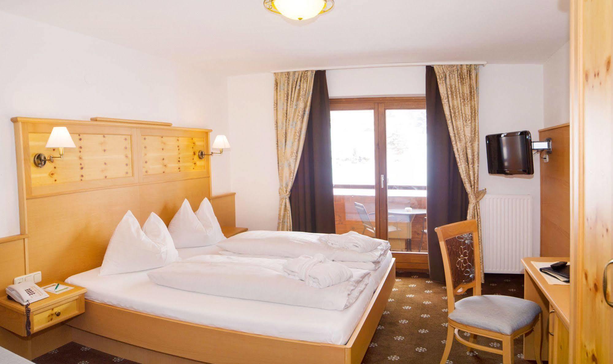 Hotel Kitzspitz Sankt Jakob in Haus Esterno foto